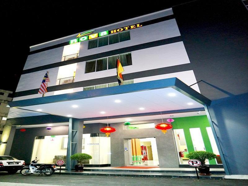 Nova Kuching Hotel Exterior foto