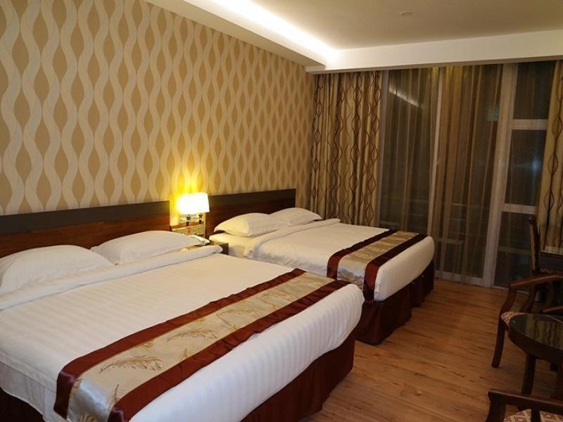 Nova Kuching Hotel Exterior foto