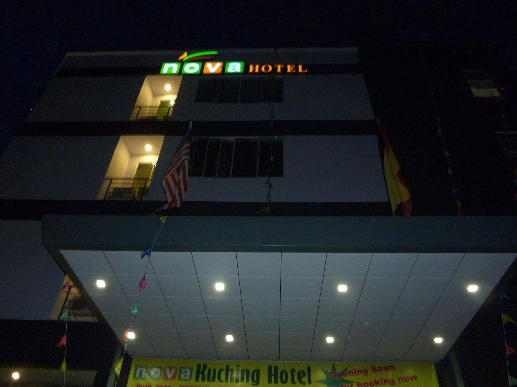 Nova Kuching Hotel Exterior foto